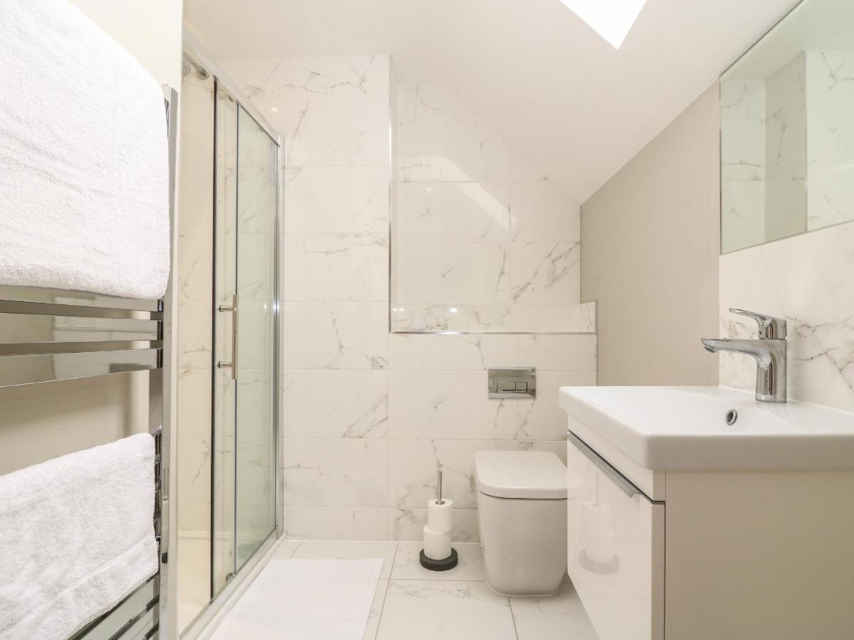 9 Windrush Heights Burford